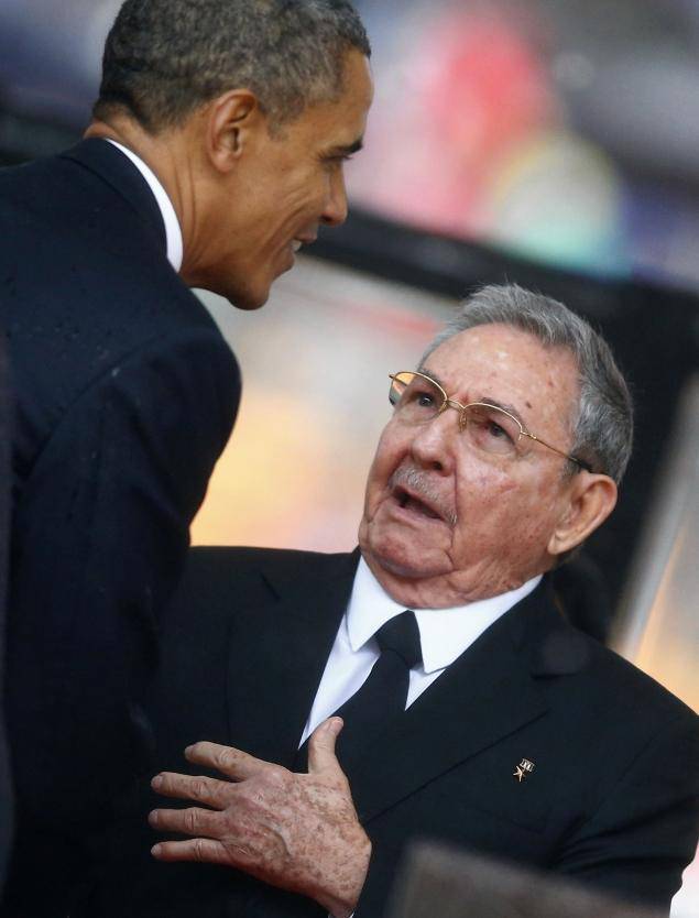 Barack Obama and Raul Castro / Flickr
