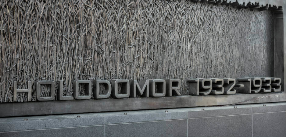 US Commission on the Ukraine Famine, Holodomor recognition, victims of Holodomor, Holodomor Ukraine, Joseph Stalin, Ukraine-Russia relations, Russian hacking news, Russian meddling in US elections, Trump-Putin relationship, Paul Manafort news