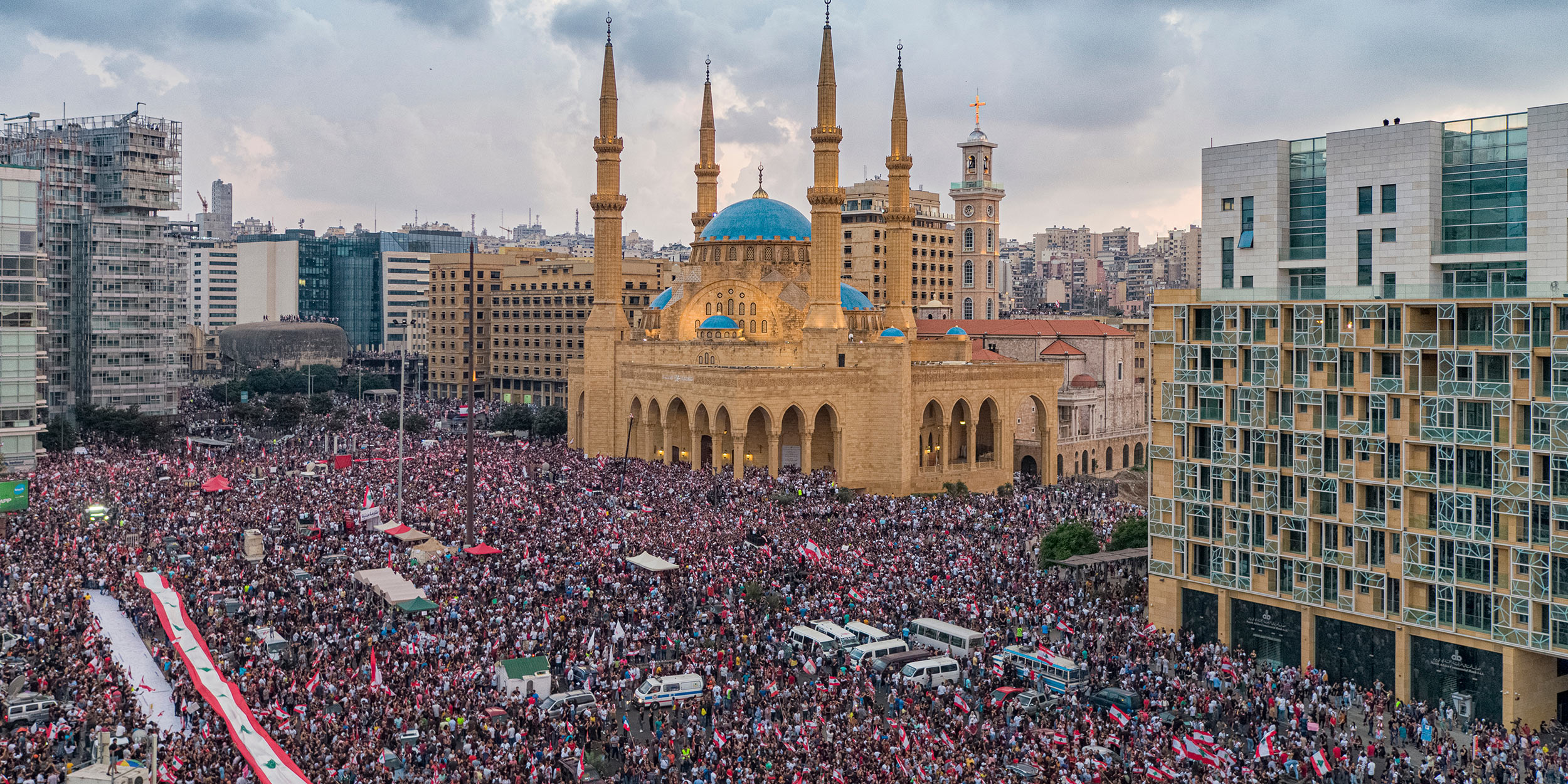 Protesters in Beirut, Lebanon on 10/28/2019 © Diplomedia / Shutterstock