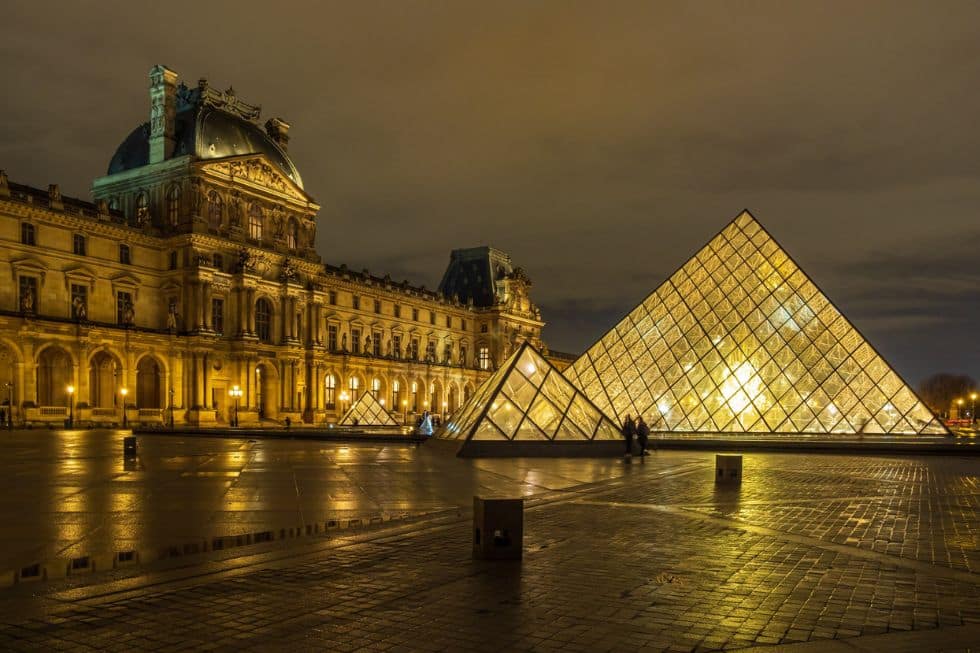 The Louvre Burglary: A Symbol of the French Government’s Slowness and Indecision